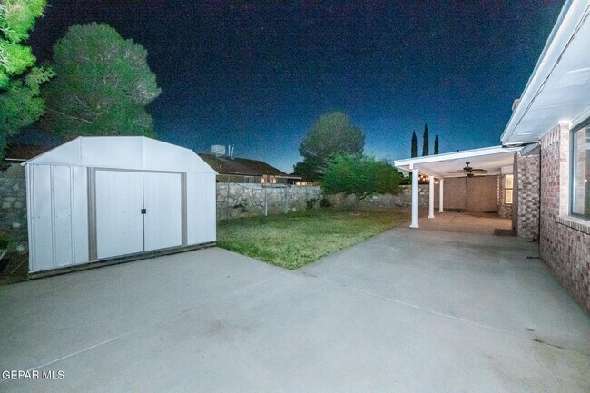 Building Photo - 11416 Lake Ozarks Dr