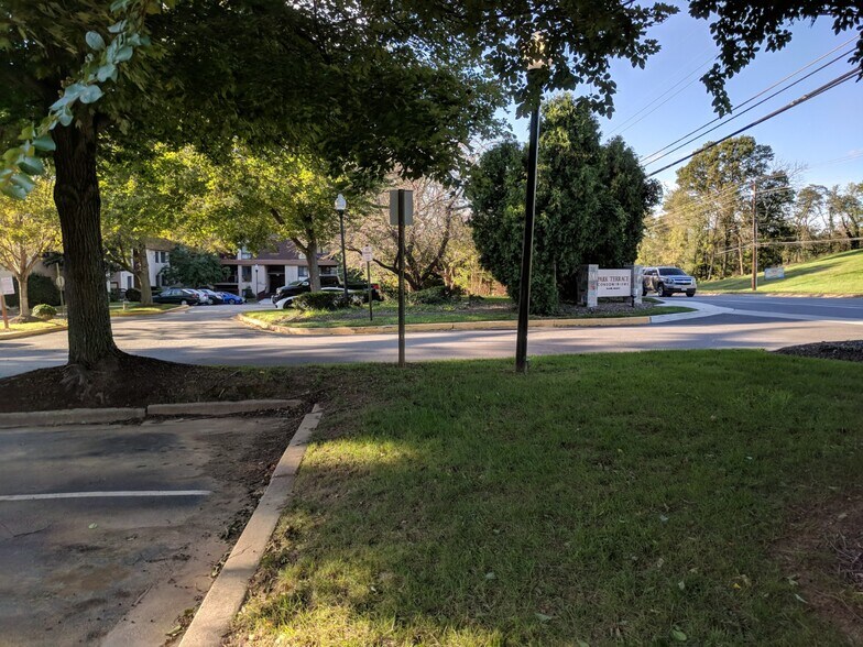 Building Photo - 12702 Veirs Mill Rd