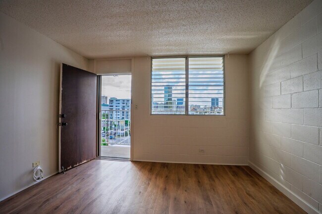 Building Photo - 2122 Lime St