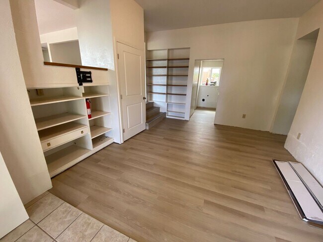 Building Photo - sinf03