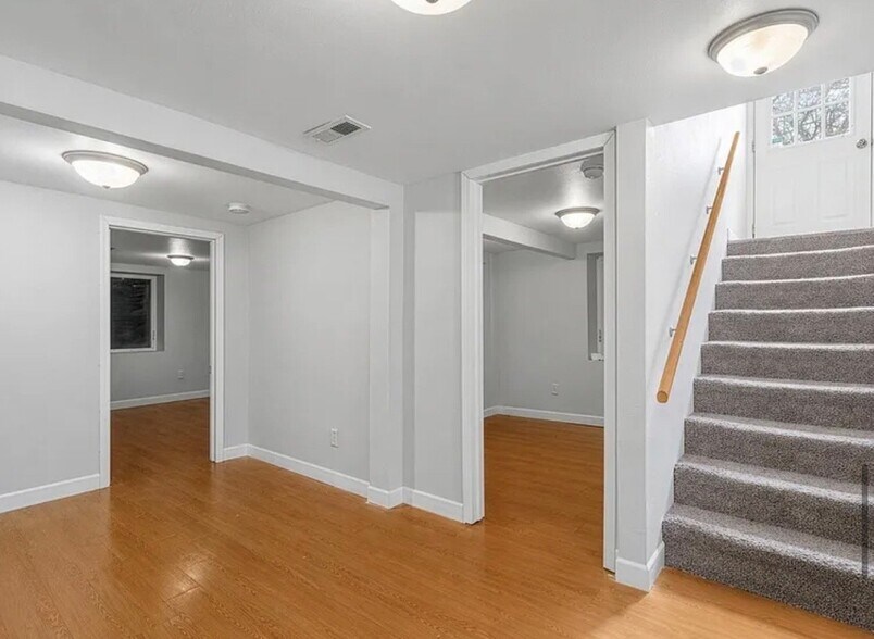 Building Photo - 1525 5th Ave NW