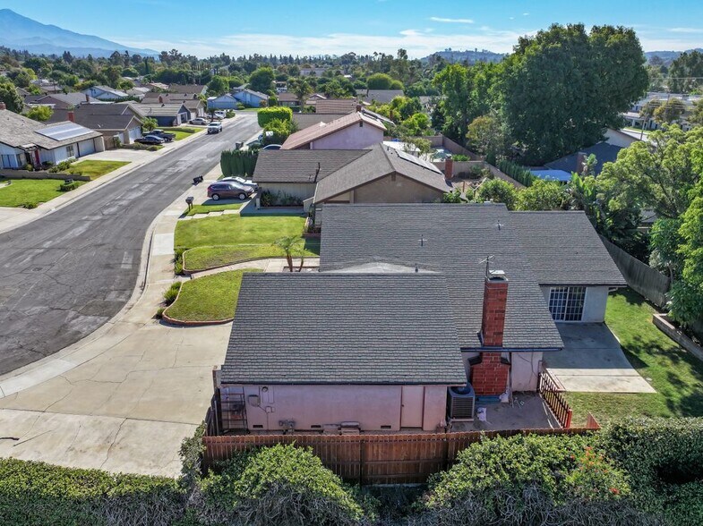 Building Photo - 1042 Bassett Ct