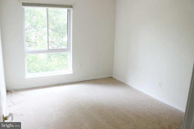 Building Photo - 561 Florida Ave