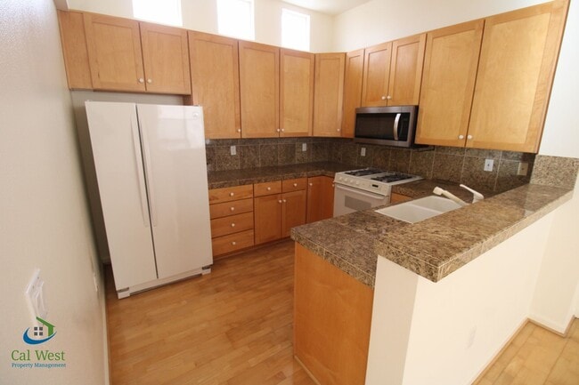 Building Photo - $6,295 - Gorgeous 2 Story 3 Bedroom 2.5 Bath Home steps away from Downtown Mountain View and Cal ...