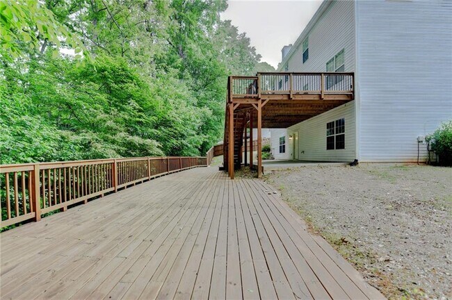 Building Photo - 2172 Woodbriar Dr