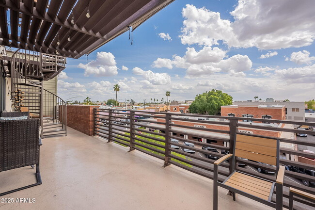 Building Photo - 4020 N Scottsdale Rd