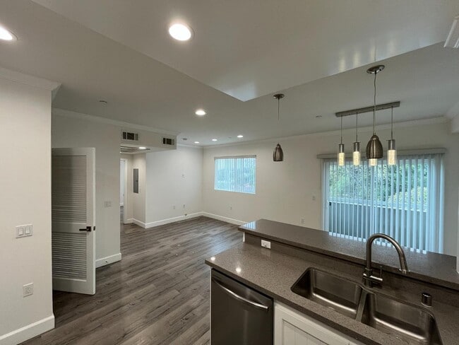 Building Photo - 14915 Roscoe Blvd