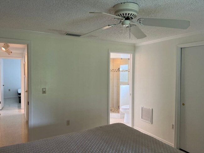 Building Photo - 2 Bedroom 2 Bath Single Family Home