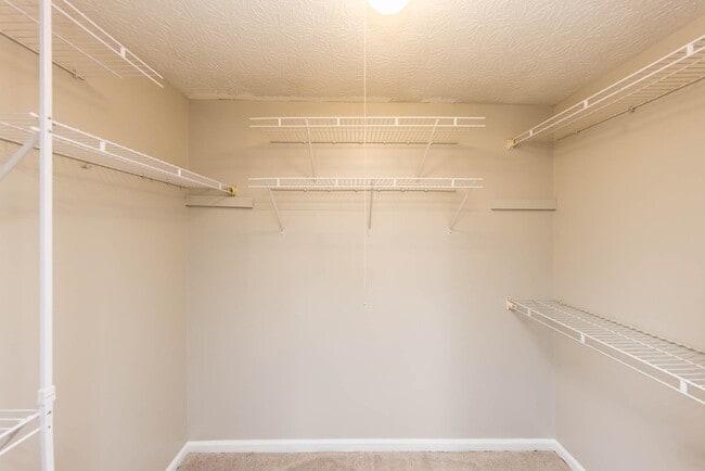 Building Photo - 8047 Simfield Rd