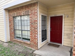 Building Photo - 9601 Forest