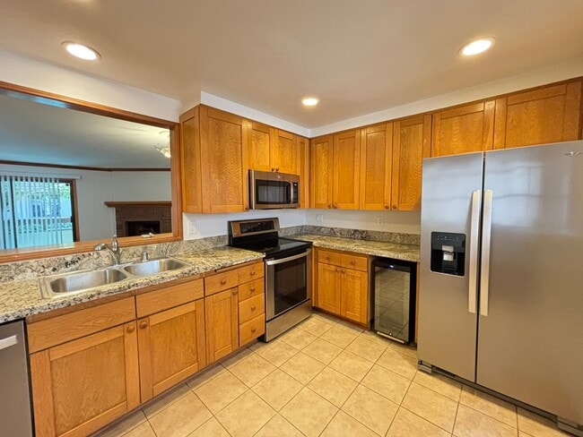 Building Photo - 8860 Villa La Jolla Dr