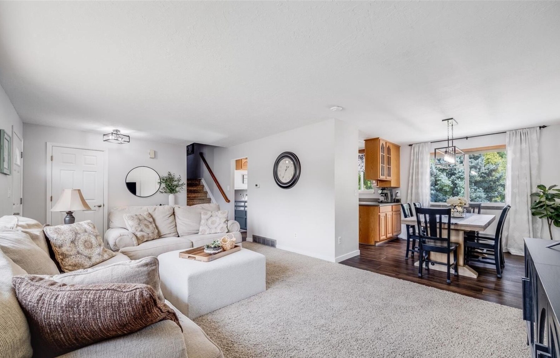 Building Photo - 7370 Devinney Ct
