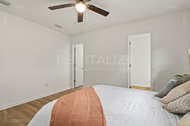 Building Photo - A Must-See Brand New 4 Bed/2 Bath Home wit...