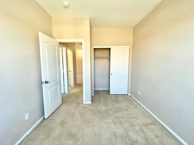 Building Photo - Nice 2-story single-family house with 3 Bedrooms, 2.5 Bathrooms