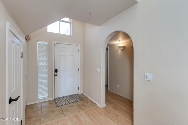 Building Photo - 2647 N Miller Rd