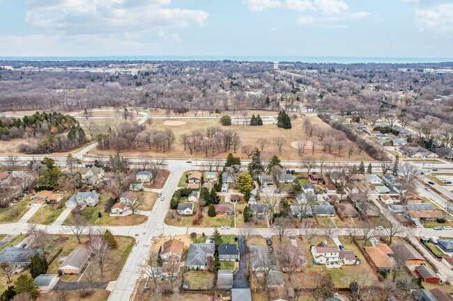 Building Photo - 6463 N Garden Grove Ln