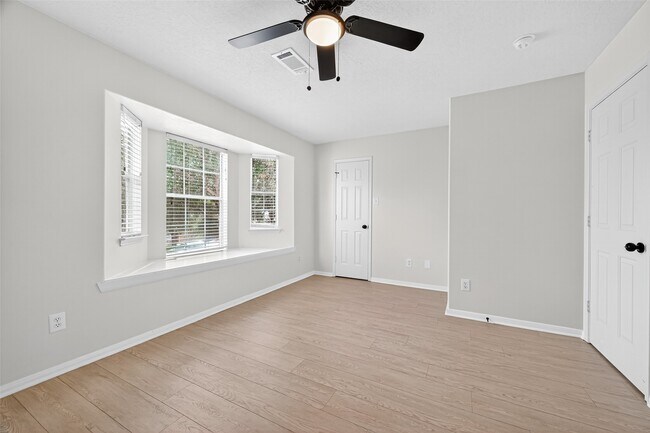 Building Photo - 6654 Stonefort Ct