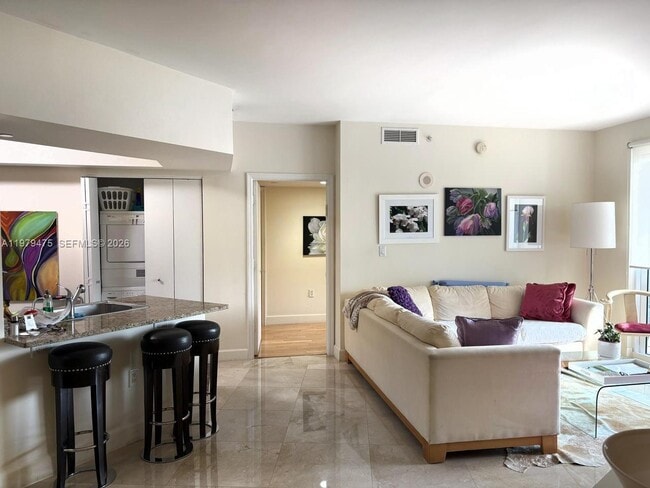 Building Photo - 20000 E Country Club Dr