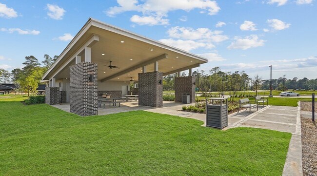 Building Photo - 24323 Elmwood Falls Dr