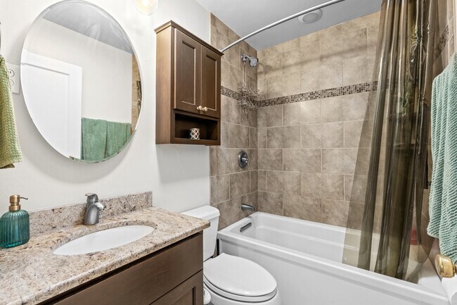 Building Photo - 2808 W Upton Ave