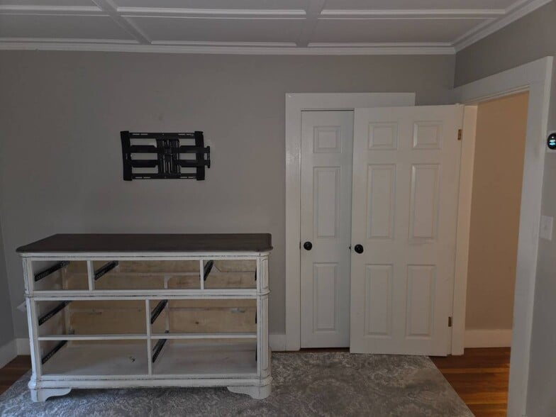 Building Photo - 26 Pearl St