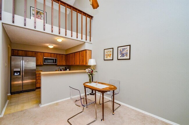 Building Photo - 6211 Ludington Dr