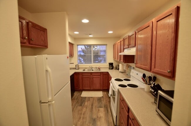 Building Photo - 1094 Longbow Ln