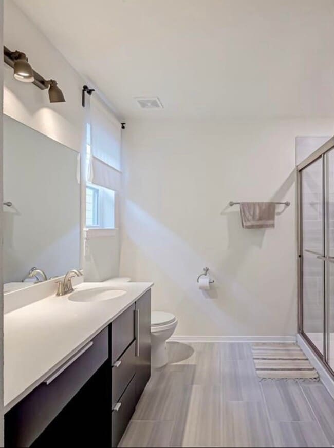 Building Photo - 16330 Oakside Hollow Ln