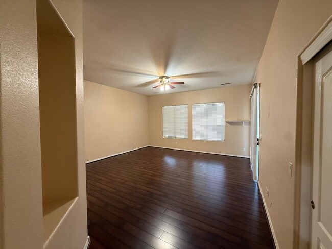 Building Photo - 432 W Carob Dr