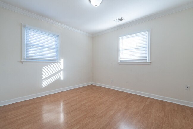 Building Photo - MOVE IN READY 4-bedroom Ranch home nestled in the Heart of Norfolk!