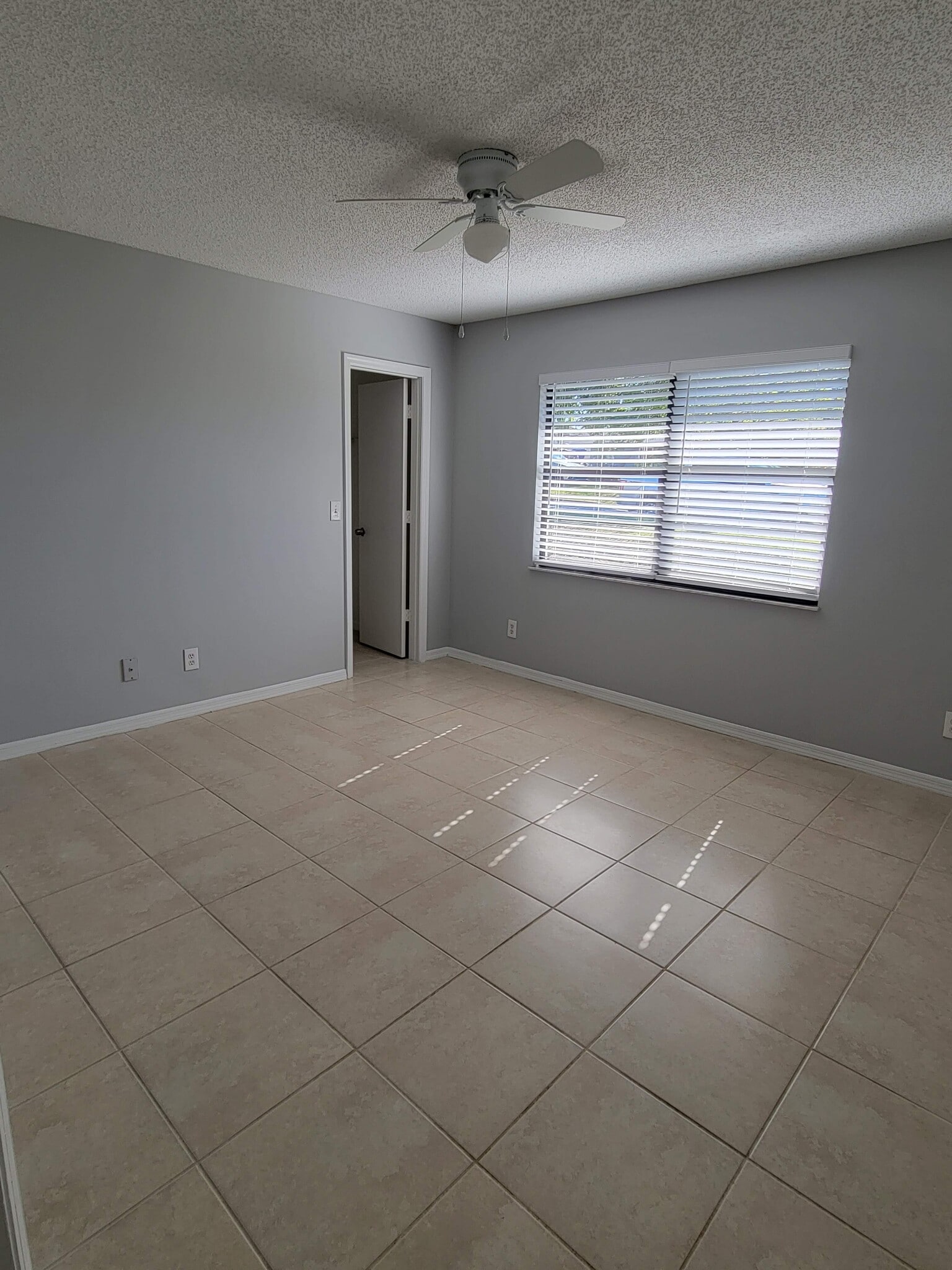 Building Photo - 324 15th Street SW