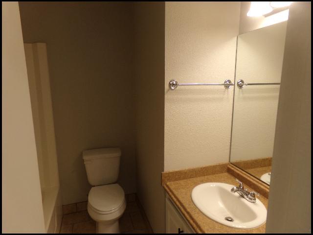 Building Photo - 13 Pheasant Run Dr