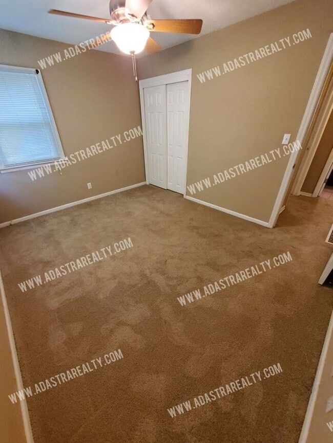 Building Photo - Awesome Location in Waldo-Available NOW!!