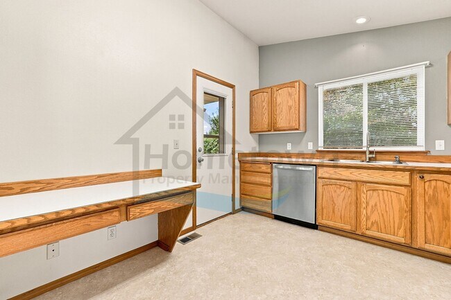 Building Photo - 7533 N Winter View Dr