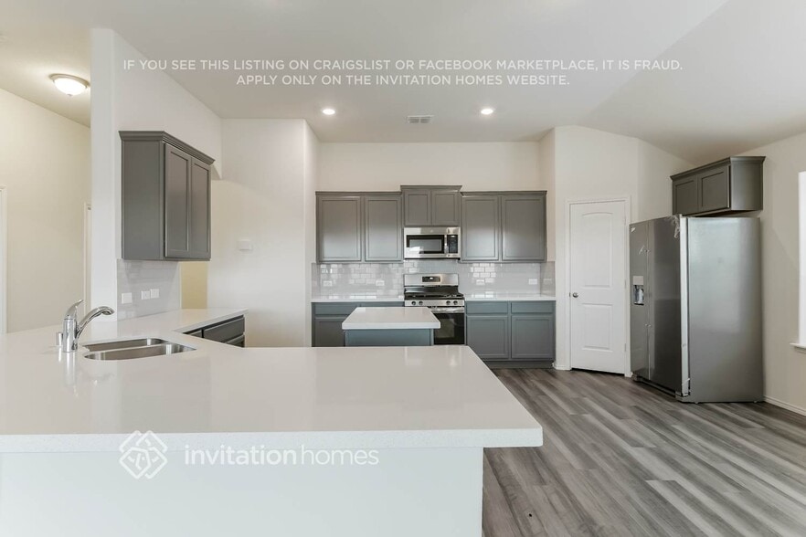 Building Photo - 417 Pollyann Trl