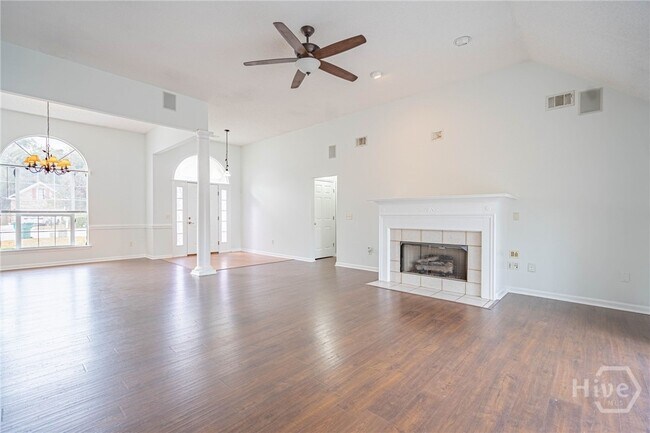 Building Photo - 114 Laurens Ln