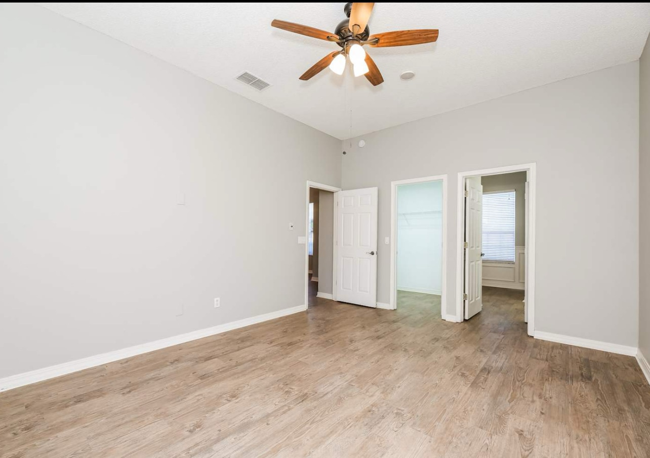 Building Photo - 4592 Misty Dawn Ct N