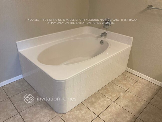 Building Photo - 1264 Myopia Hunt Club Dr