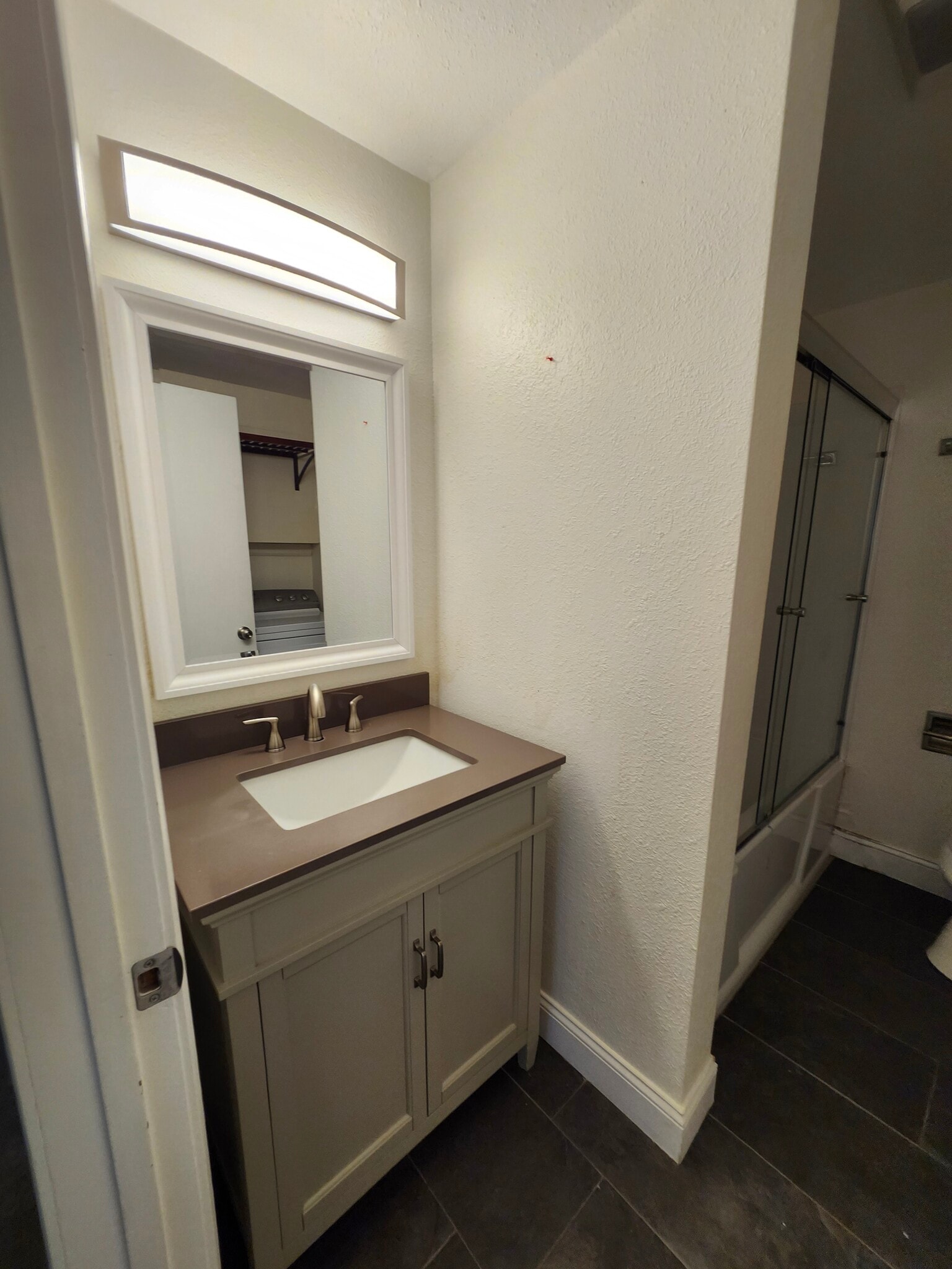 Main bath - 20183 Vikings Crest Loop NE