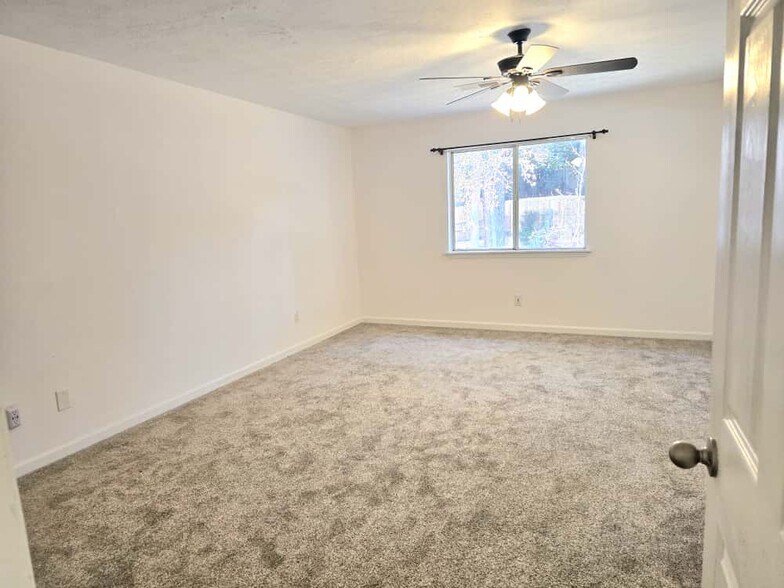 Building Photo - 506 Ridgedale Way