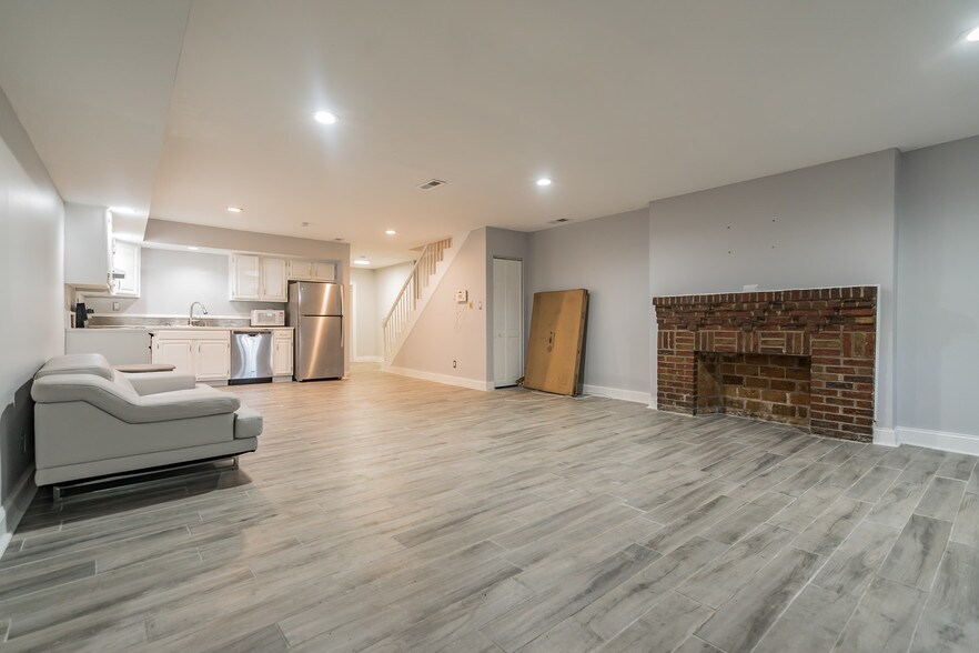 Building Photo - 1116 Rhode Island Ave NW
