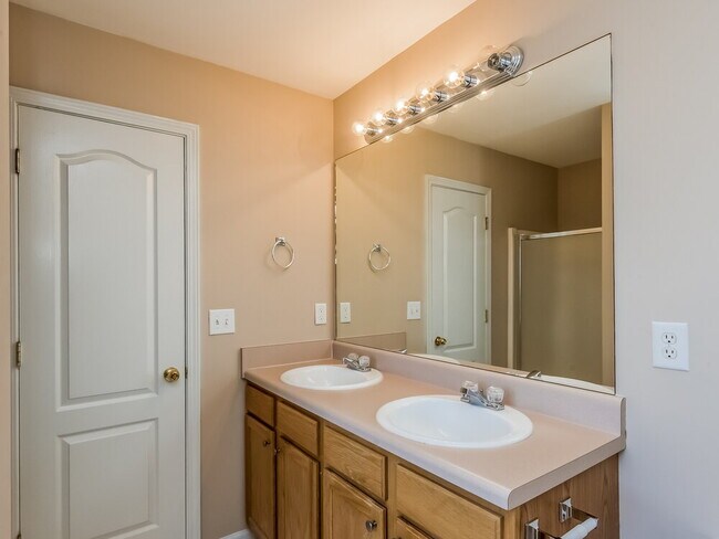 Building Photo - 6338 New Gate Dr