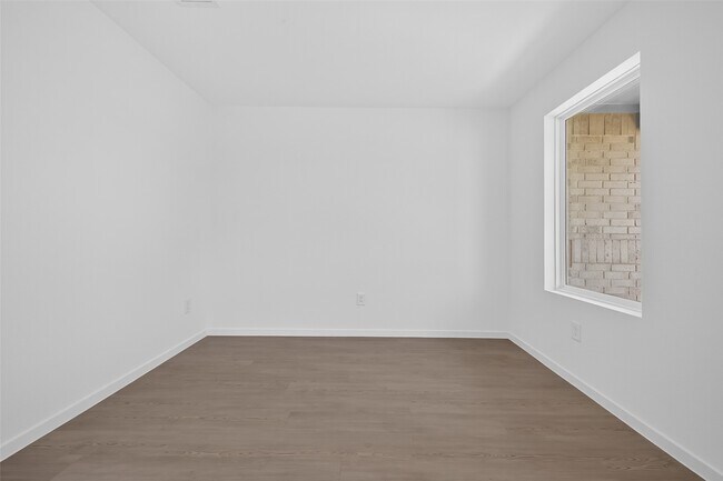 Building Photo - 28938 Rustic Windmill Wy