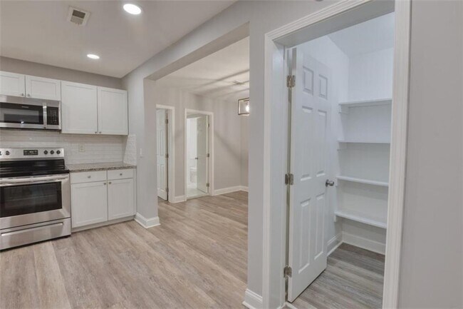 Building Photo - 74 Rountree Rd
