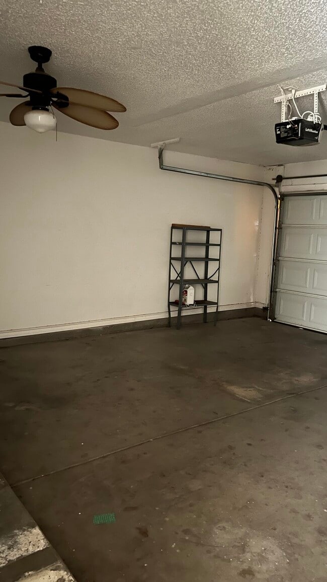 Building Photo - 4410 Jarvis St