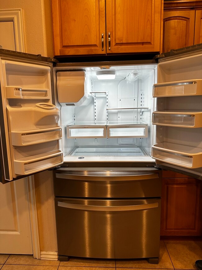 Building Photo - 613 Mesa Vista Dr