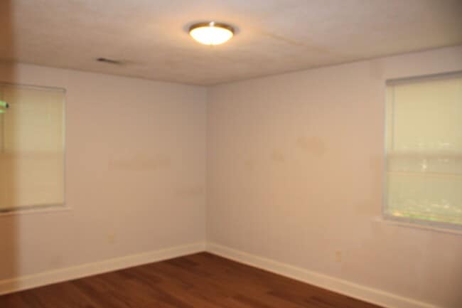Building Photo - Midtown Rental 2 Bed 1 Bath