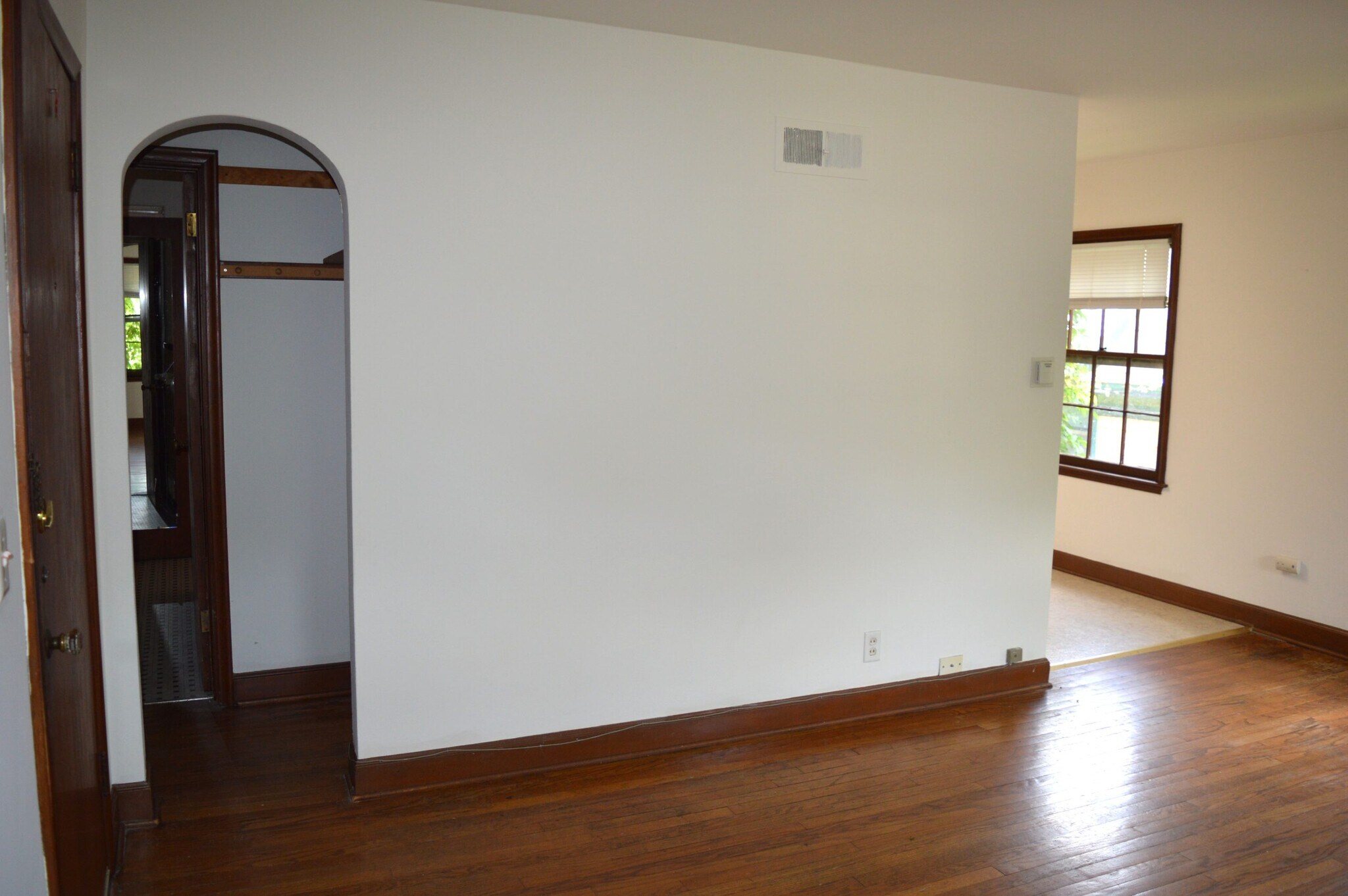 Building Photo - 821 Jenifer St