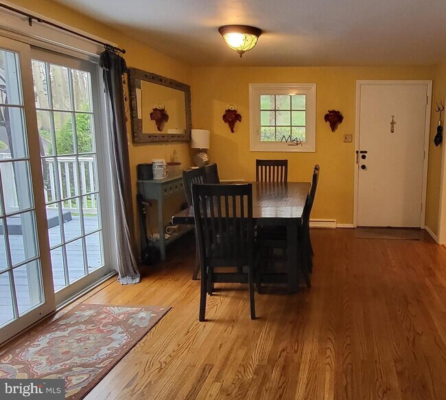 Building Photo - 1235 Hunt Club Ln