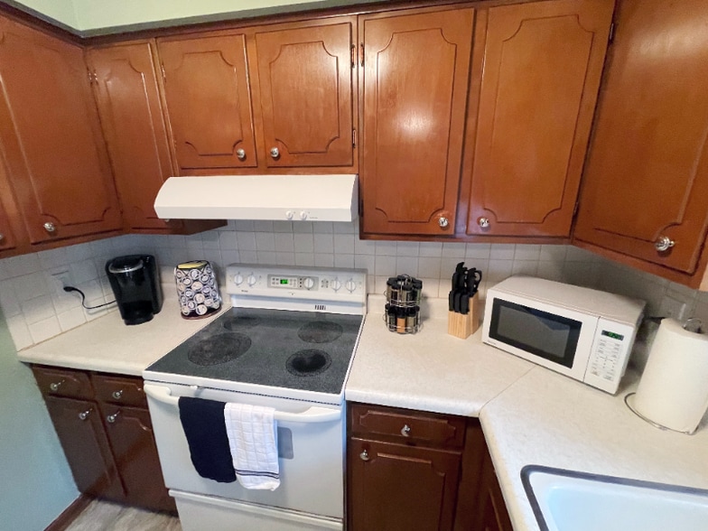 Building Photo - 2417 Quail Dr